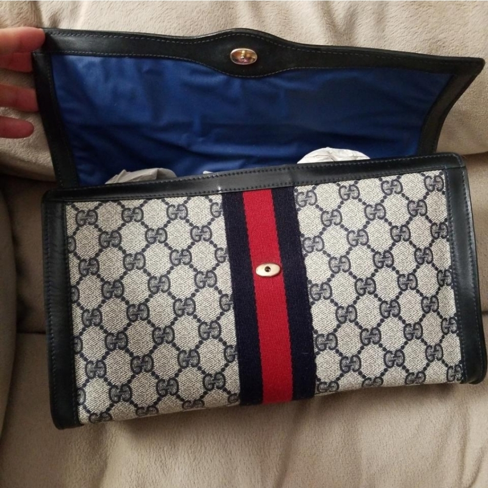 Authentic Vintage Gucci Clutch - Picture 7 of 11